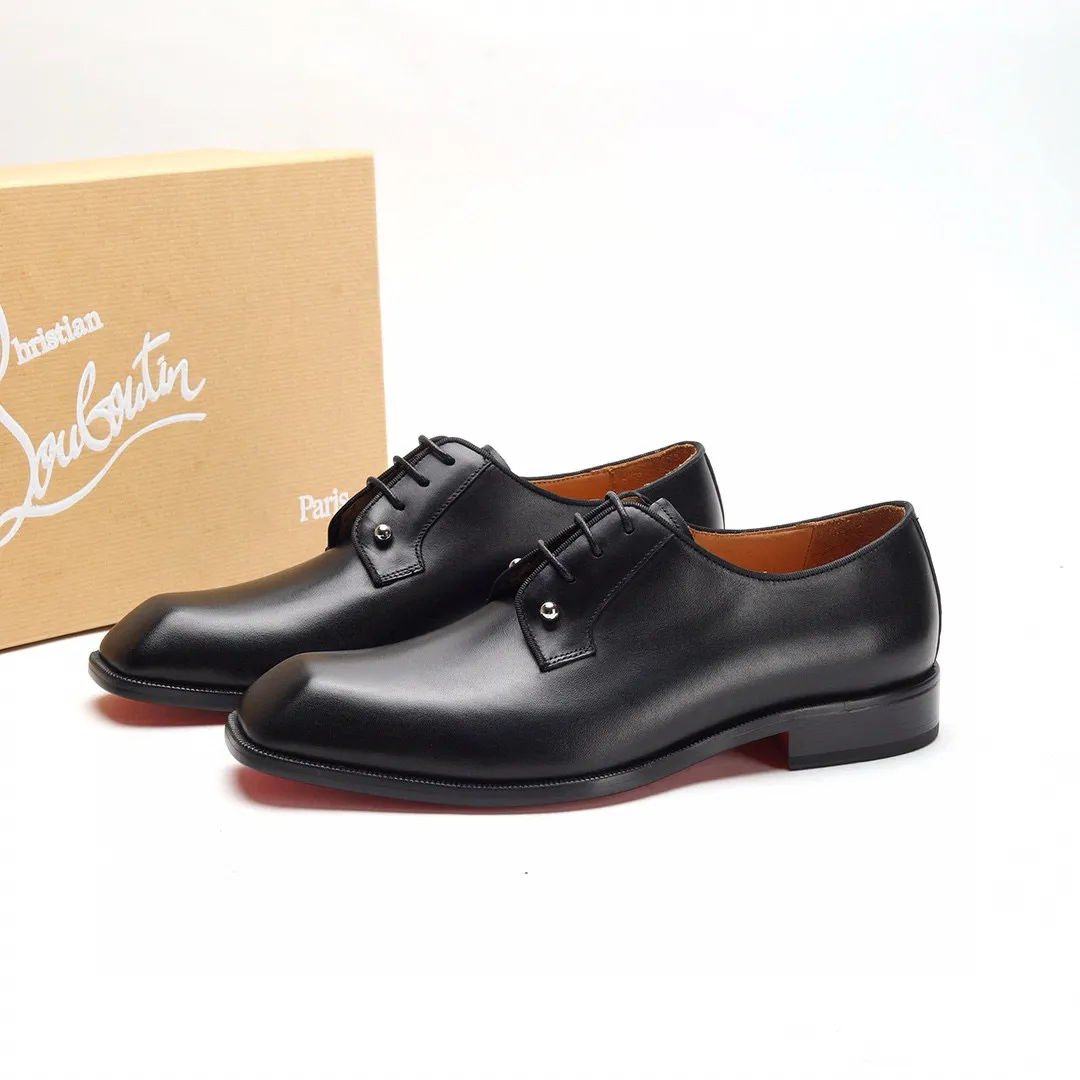 Batch 1,080 yuan 💰••New real shots••CL～High-end men’s 👔casual•loafers with red soles! ••🆑Genuine and top-quality goods from original orders ••✅💯 Purchase goods from top-quality original orders! Original imported patterned cowhide ➕Imported cowhide lining ➕Cowhide feet ➕Original leather outsole~🉑️Feel free to compare the authentic ones! Size: 38-44 (45.46.47 can be customized)